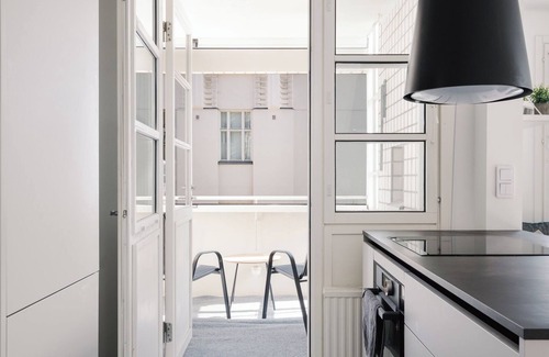 Hietalahti Apartment | Modern 1BR Apartment with Balcony