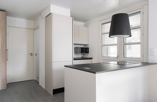 Hietalahti Apartment | Modern 1BR Apartment with Balcony