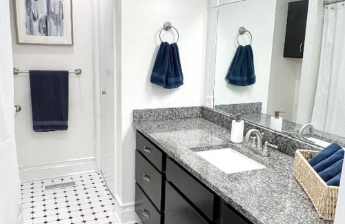 Wilmington Historic District Apartment | Downtown Wilmington: Modern 1BR Apartment, Rated 9.7/10