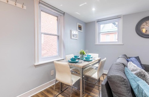 Centretown West Apartment | Contemporary 1BR Apartment in Vibrant Little Italy