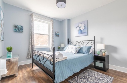 Centretown West Apartment | Contemporary 1BR Apartment in Vibrant Little Italy