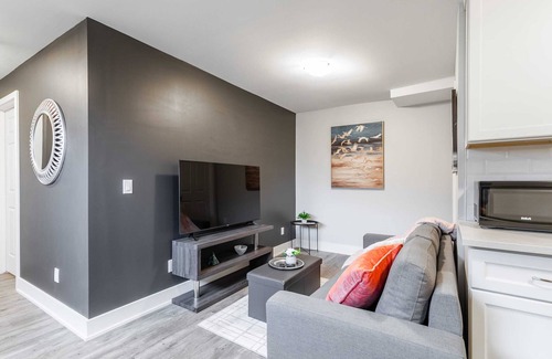 Central Hamilton Apartment | Modern 1BR Condo in the Vibrant James North