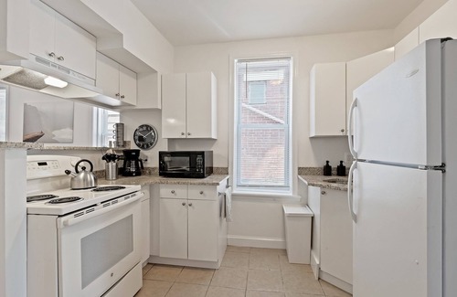 Germantown Apartment | Cozy 2-Bedroom Apartment in Historic East Germantown