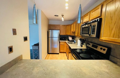 Elkins Park Apartment | Cozy 1-Bedroom Condo with Pool and Spa Amenities
