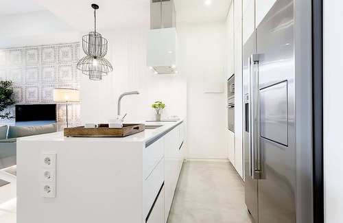 Jeronimos Apartment | Stylish Duplex Near Atocha with Spa and Kitchen Amenities