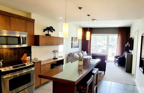 East Kootenay Condo | Inviting 2 Bed Condo with Pool & Hot Tub at Ski Hill