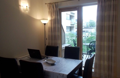 City Centre Dublin Apartment | Stylish 2 Bed, 2 Bath Flat in Central Dublin Near Trinity
