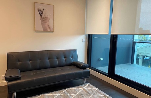 West Melbourne Apartment | Modern 2-Bed Apt + Parking | West Melbourne!