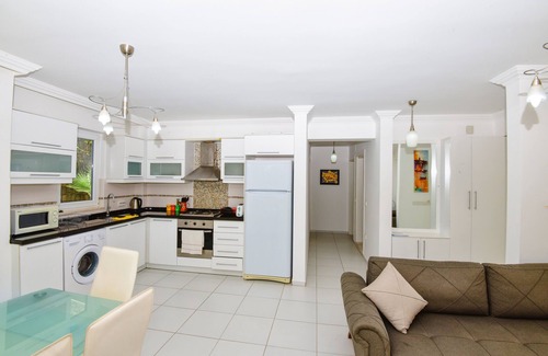 Sarigerme Apartment | Guest Rated 10/10: Coastal Retreat in Sarigerme