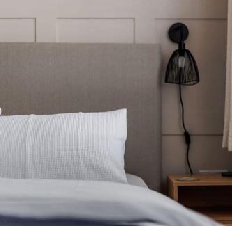 Boscombe Apartment | Stylish Cliff Top Retreat with Parking & Pet-Friendly Perks