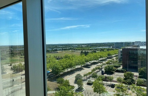 Central Milton Keynes Apartment | Modern 2-Bedroom Retreat in Central MK with Free Parking