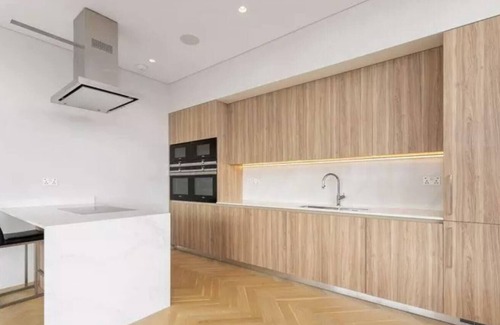 Golders Green Apartment | Modern 2 Bed Penthouse with Terrace and Beautiful Views