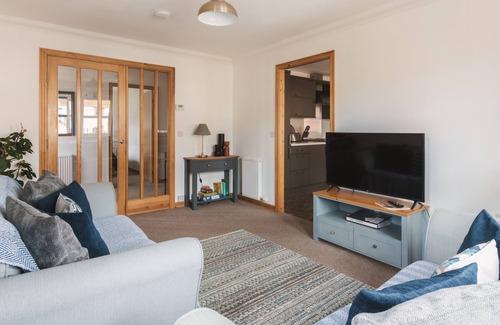 Cellardyke Apartment | Pet-Friendly Acorn Apartment in Cellardke, Anstruther
