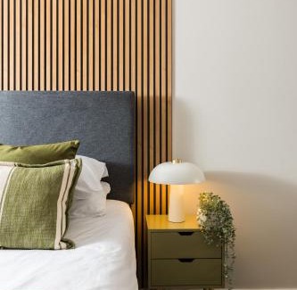 Leamington Spa Apartment | Renovated Chestnut Court: 2-Bedroom with Fast Wi-Fi
