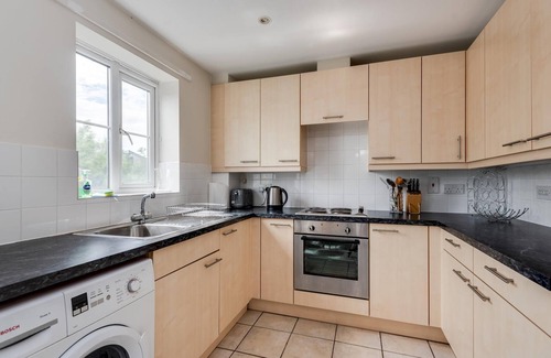 Oxford Apartment | Stylish 2 Bedroom Apartment in Popular Jericho, Rated 10/10