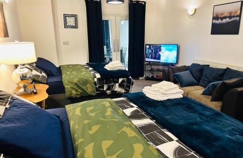 Derby Apartment | Stylish 2 Bedroom Apartment in Derby City - Family Friendly