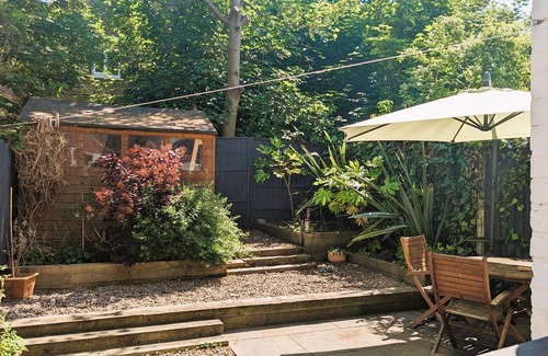 Bruce Grove Apartment | Stylish 2-Bedroom Garden Apartment in North London