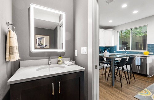 Cherrywood House | Contemporary 2 Bedroom Retreat Steps from UT's Nightlife