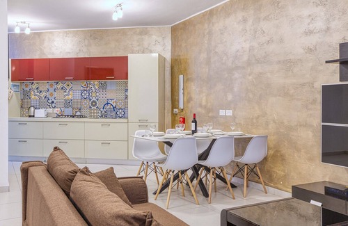 St. Andrew's Apartment | Modern 2-Bedroom Maisonette in Swieqi