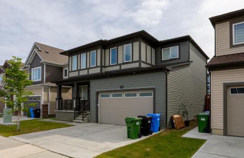 Calgary Apartment | Modern 2-Bedroom Suite with Private Access - 10 minutes from Calgary Airport