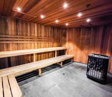 South Yarra Apartment | Modern 2-Bedroom Apartment with Pool & Hot Tub Access