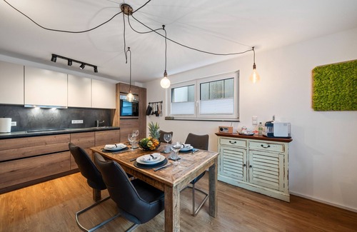 Gottenheim Apartment | Stylish 2-Room Apartment Burgunderliebe near Freiburg
