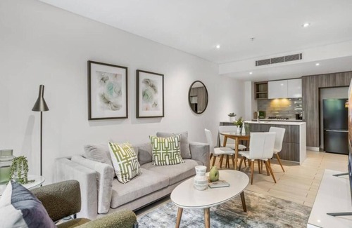 Newstead Apartment | Modern 2-Storey Apartment with Pool & Family Amenities