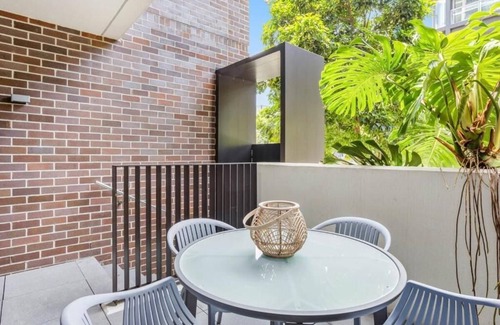 Newstead Apartment | Modern 2-Storey Apartment with Pool & Family Amenities