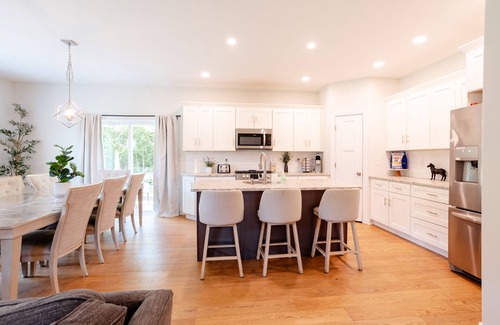 Saratoga Springs House | Experience Modern Living with Hot Tub and Lake Views