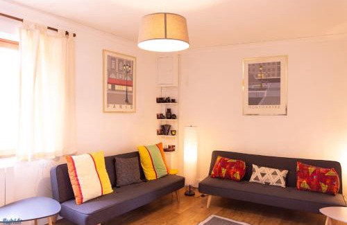 Brece Apartment | Contemporary Twin Bed Gite Accommodates Up to 6 Guests
