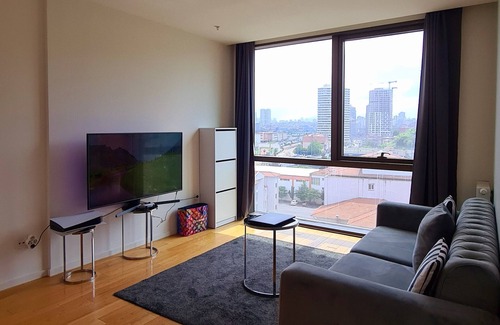 Kadikoy Apartment | Top-Rated 2Bd Apartment with Ocean View in Kadikoy