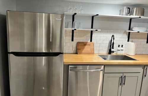 Silver Spring House | Modern 2BD Getaway with Free Parking & Breakfast