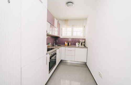 Old Town Apartment | Pet-Friendly 2BDR Apartment with Cathedral Views