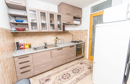 Old Town Apartment | Modern 2BDR Apartment with Free Parking in City Center