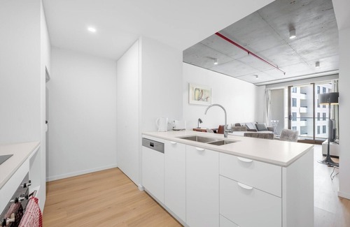 Phillip Apartment | Modern 2BDR Apt in Phillip Gym | Pool | Parking