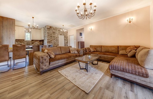 Dodosi House | Modern Holiday Home Near Skadar Lake with Pool & Breakfast