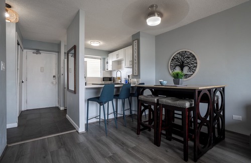 McCully - Moiliili Condo | Experience Comfort in a Newly Remodeled 2-Bedroom Condo