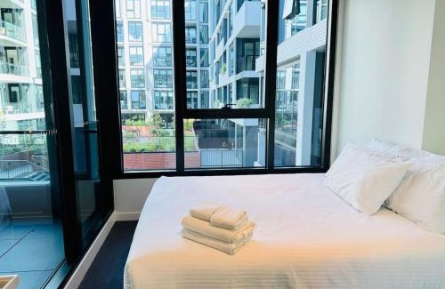 West Melbourne Apartment | Modern 2Bed Apt Parking West Mel