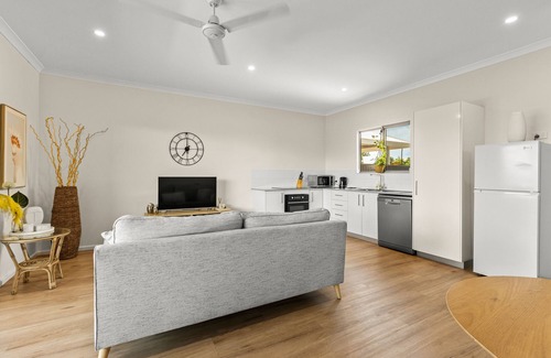 Cable Beach Villa | Pet-Friendly 2BR Villa with Pool & Spa - Guest Rated 10/10