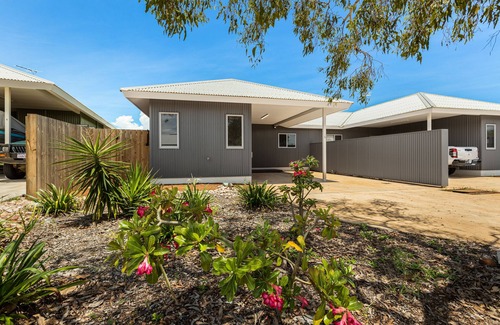 Cable Beach Villa | Pet-Friendly 2BR Villa with Pool & Spa - Guest Rated 10/10