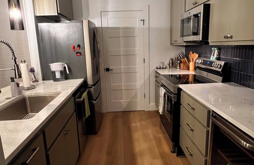 North Burnet Condo | Modern 2BR 2BA near Domain - Q2 Stadium - SXSW - Kalahari Resorts