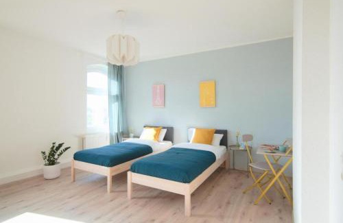 Bahnhofsviertel Apartment | Modern 2BR apartment with 55" Smart TV & DeLonghi coffee machine