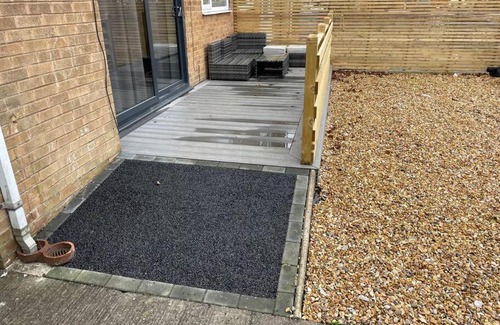 Trafford Villa | Modern 2 BR Apartment: Child-Friendly & Guest Rated 9/10