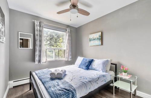 Hamilton Apartment | Modern 2BR Apartment with King Bed in Prime Location