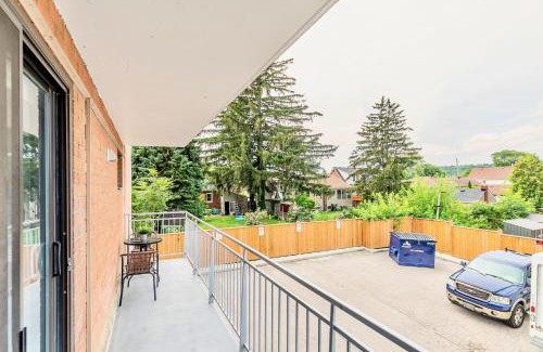Hamilton Apartment | Modern 2BR Apartment with King Bed in Prime Location