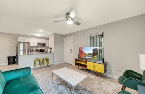 Hyde Park House | Stylish 2BR Retreat with Pool Near UT Hyde Park