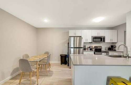 Hyde Park House | Stylish 2BR Retreat with Pool Near UT Hyde Park
