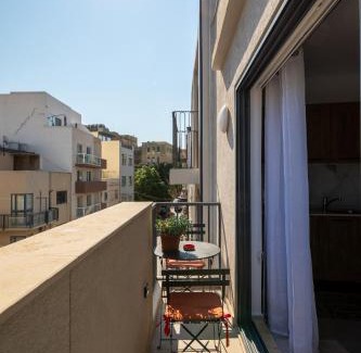 Pieta Apartment | Modern 2BR Stylish Apartment with 2 Balconies - Close to St Julian's & Sliema & Yacht Marina
