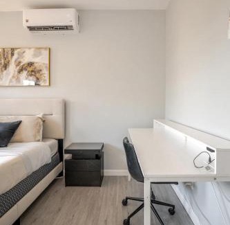 Black Rock Historic District Apartment | Stylish 3-Bedroom Apartment in Black Rock with Hot Tub