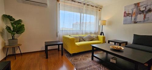 Palhais Apartment | Modern 3-Bed Flat in Lisbon, Perfect for Family Getaways